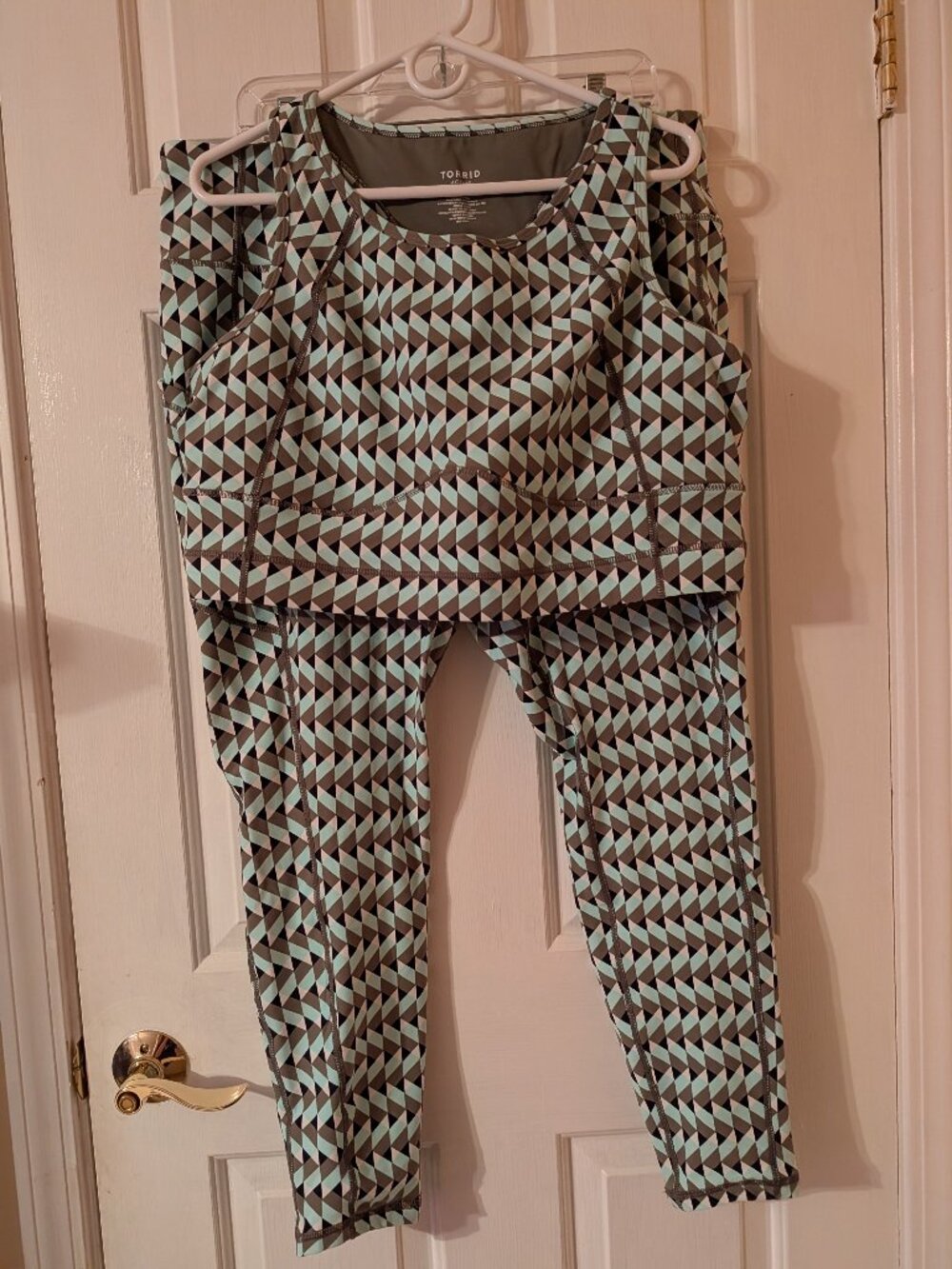 Torrid Active Leggings and Sports Bra Set ~ 3/3X/22-24